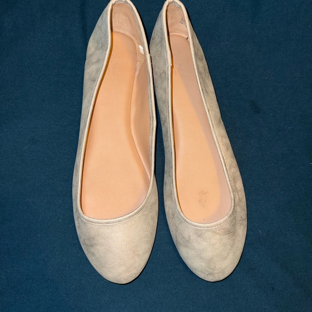 Women's Cream Ballet Flats